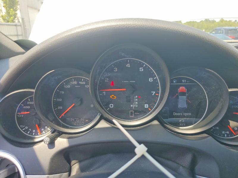 Photo 9 from auction – 2016 PORSCHE CAYENNE with VIN WP1AA2A22GLA04751