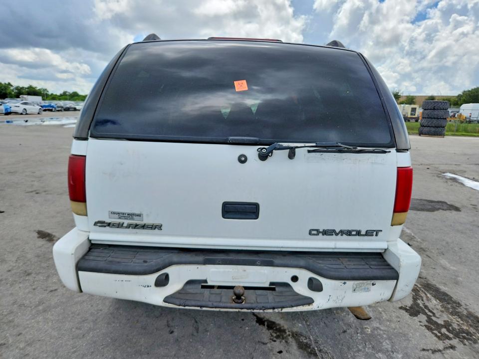 Photo 6 from auction – 2000 CHEVROLET BLAZER with VIN 1GNCS13W2Y2271999