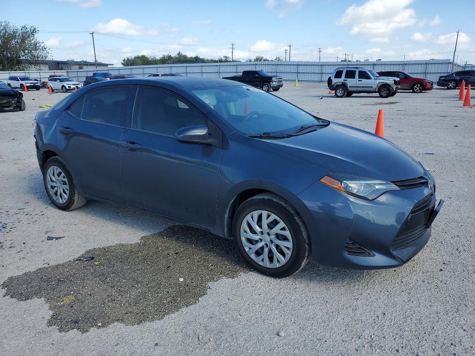 Photo 4 from auction – 2018 TOYOTA COROLLA with VIN 5YFBURHE8JP810985