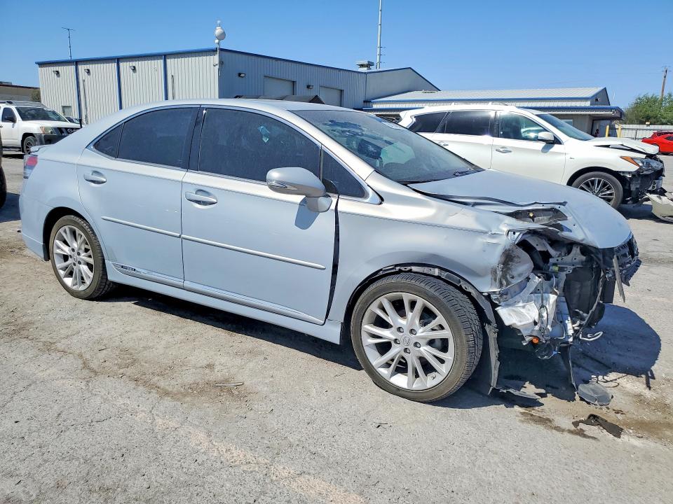 Photo 4 from auction – 2010 LEXUS HS with VIN JTHBB1BA2A2028563