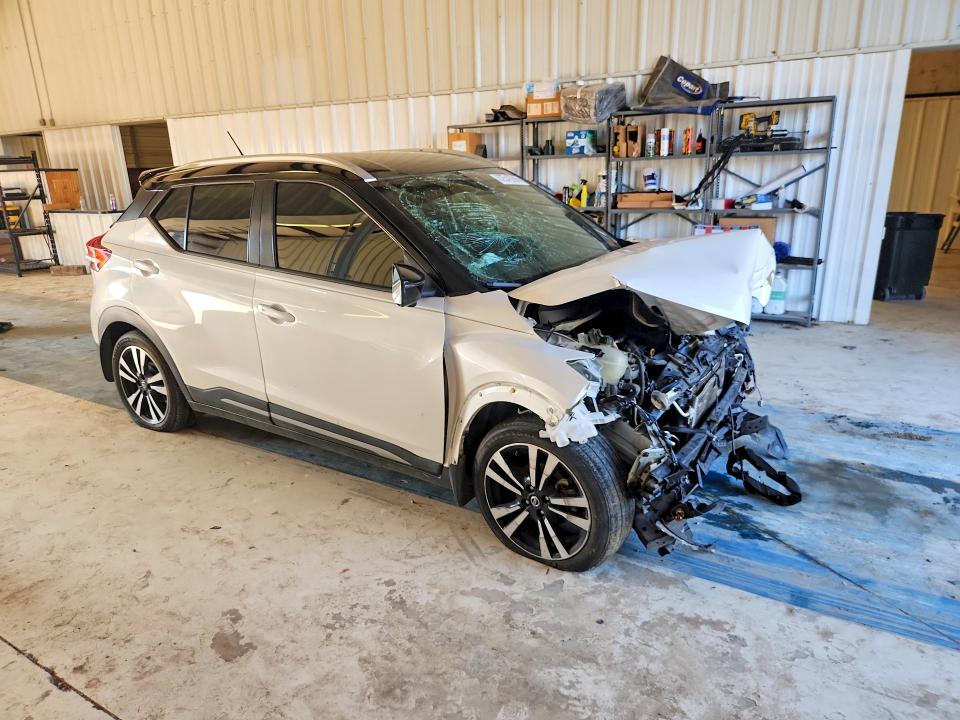 Photo 4 from auction – 2020 NISSAN KICKS with VIN 3N1CP5DV6LL520578
