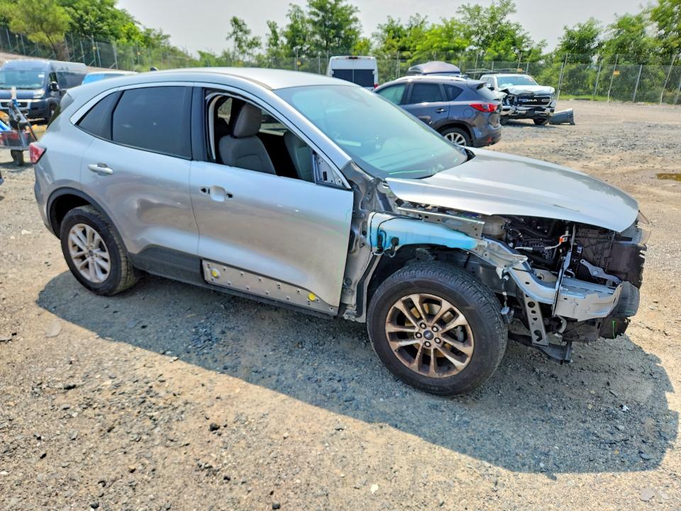 Photo 4 from auction – 2021 FORD ESCAPE with VIN 1FMCU9G66MUB09492