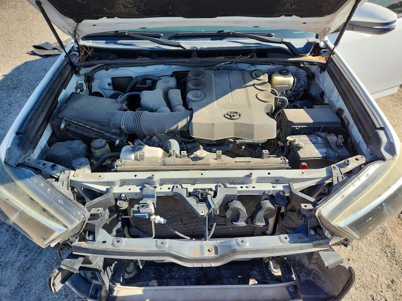 Photo 12 from auction – 2018 TOYOTA 4RUNNER with VIN JTEBU5JR0J5550712