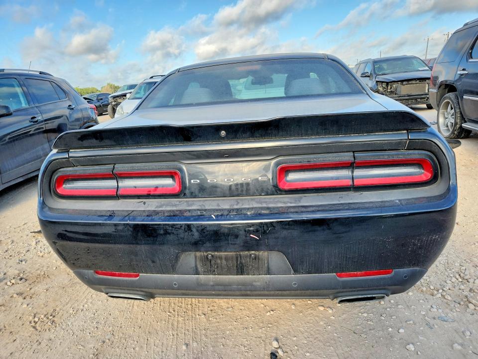Photo 6 from auction – 2017 DODGE CHALLENGER with VIN 2C3CDZAG8HH519357