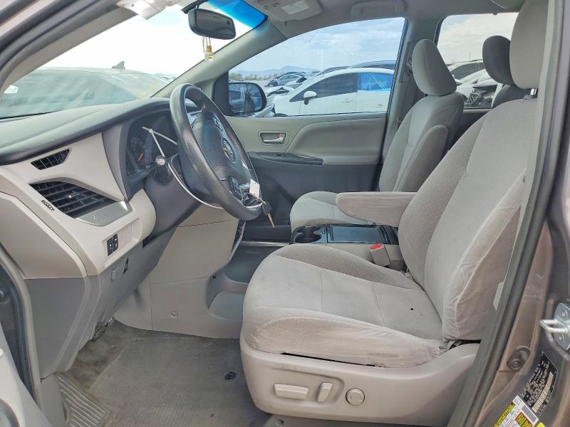 Photo 7 from auction – 2017 TOYOTA SIENNA with VIN 5TDKZ3DC0HS799209