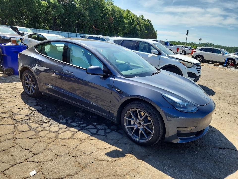 Foto 4 de la subasta – 2021 TESLA MODEL 3 con VIN 5YJ3E1EA2MF081564