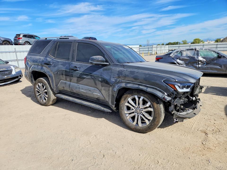 Zdjęcie 4 z aukcji – 2025 TOYOTA 4RUNNER z VIN JTEVA5BRXS5073731