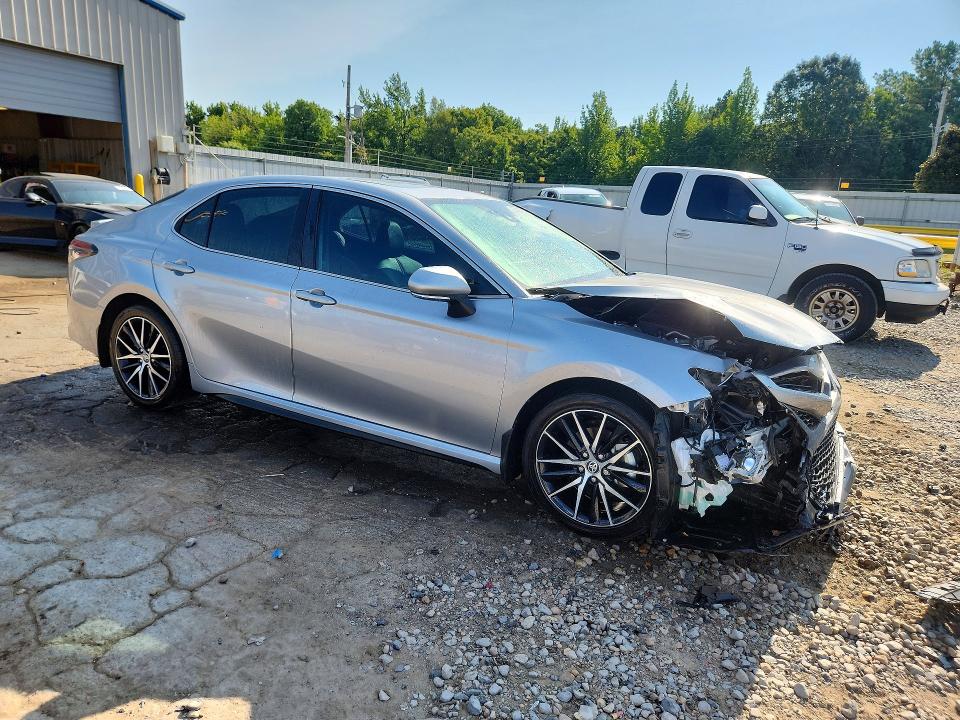 Photo 4 from auction – 2024 TOYOTA CAMRY HYBRID with VIN 4T1S31AK7RU622411