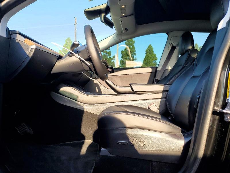 Photo 7 from auction – 2021 TESLA MODEL Y with VIN 5YJYGAEE9MF137910