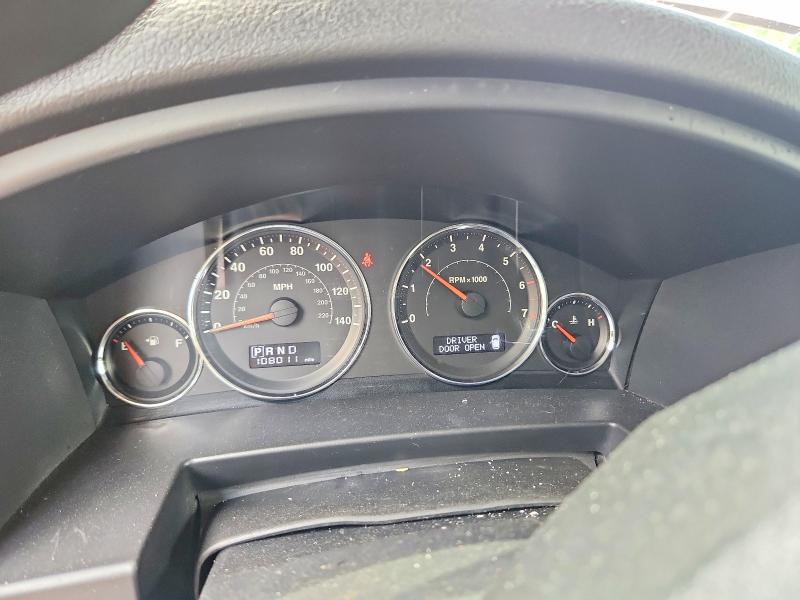 Photo 9 from auction – 2010 JEEP COMMANDER with VIN 1J4RG4GK2AC131569