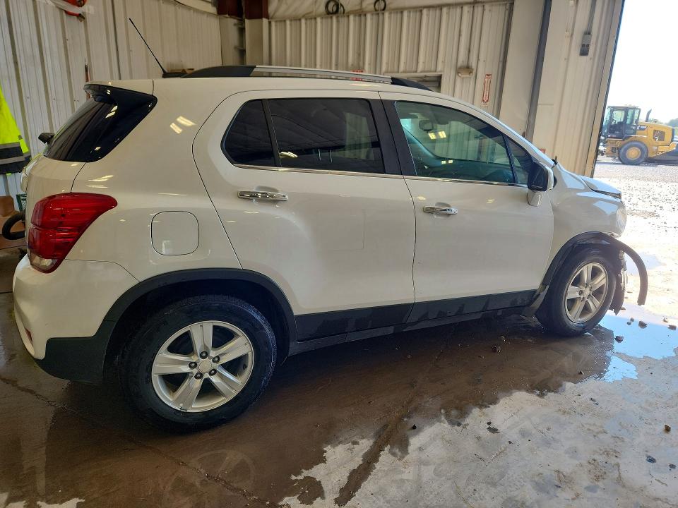 Photo 3 from auction – 2017 CHEVROLET TRAX with VIN 3GNCJLSB2HL257127