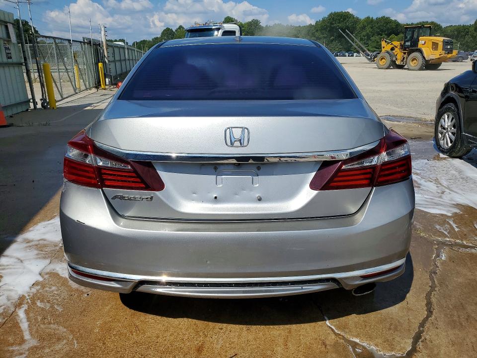 Photo 6 from auction – 2017 HONDA ACCORD with VIN 1HGCR2F71HA151603