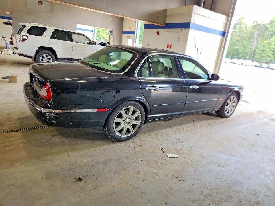 Zdjęcie 3 z aukcji – 2004 JAGUAR XJ8 z VIN SAJEA71C74SG01571