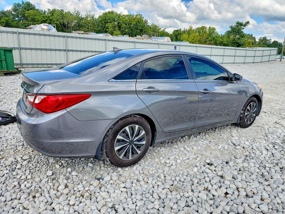 Photo 3 from auction – 2013 HYUNDAI SONATA with VIN 5NPEB4AC6DH516887