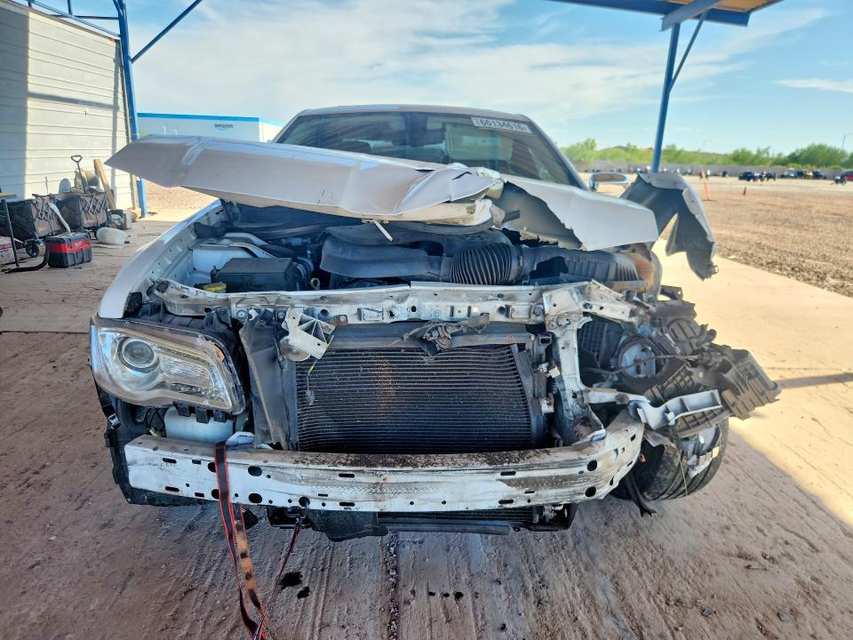 Photo 5 from auction – 2019 CHRYSLER 300 with VIN 2C3CCAEG2KH631299