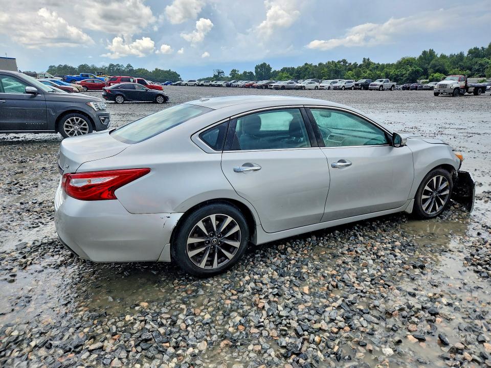 Photo 3 from auction – 2016 NISSAN ALTIMA with VIN 1N4AL3AP3GC281606