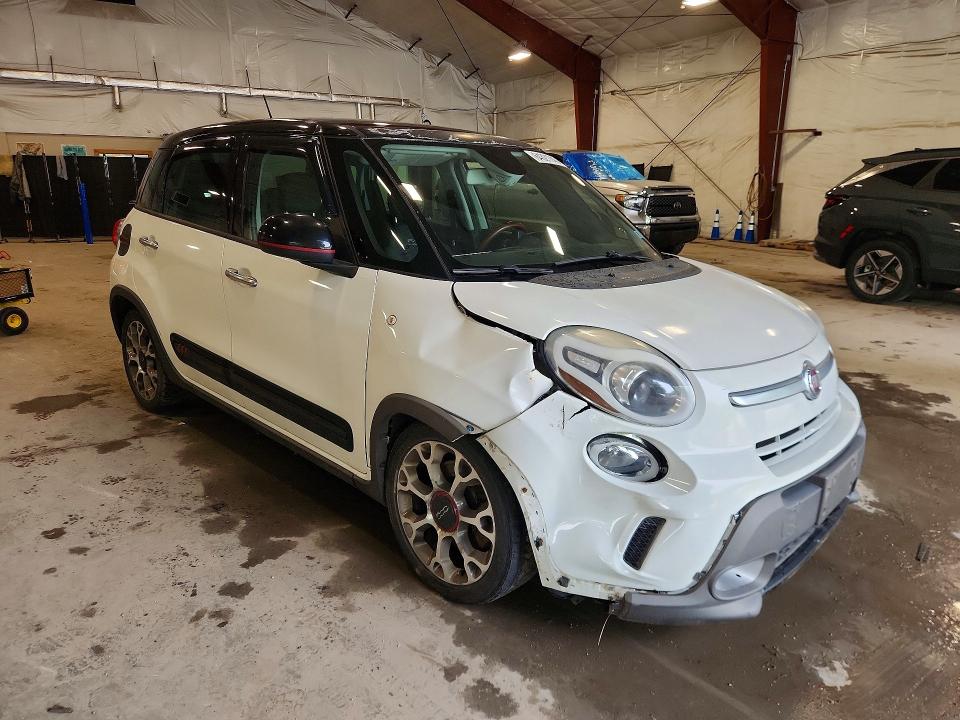 Photo 4 from auction – 2014 FIAT 500L with VIN ZFBCFADH7EZ011763