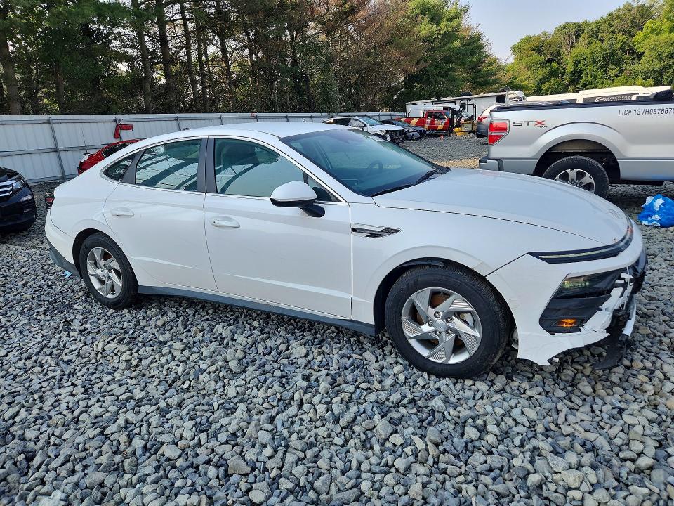 Photo 4 from auction – 2025 HYUNDAI SONATA with VIN KMHL24JA5SA465792