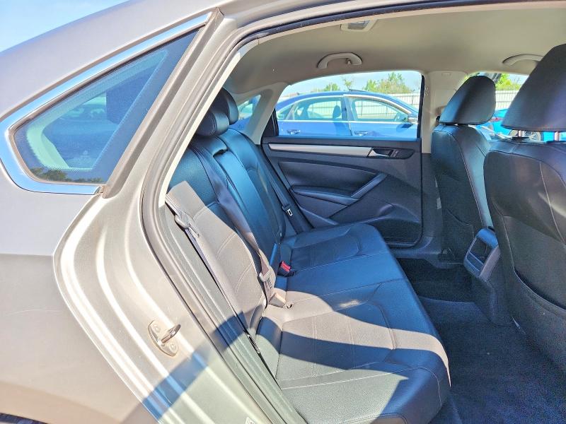 Photo 10 from auction – 2014 VOLKSWAGEN PASSAT with VIN 1VWAT7A3XEC033541