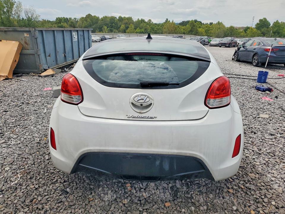 Photo 6 from auction – 2015 HYUNDAI VELOSTER with VIN KMHTC6AD5FU243826