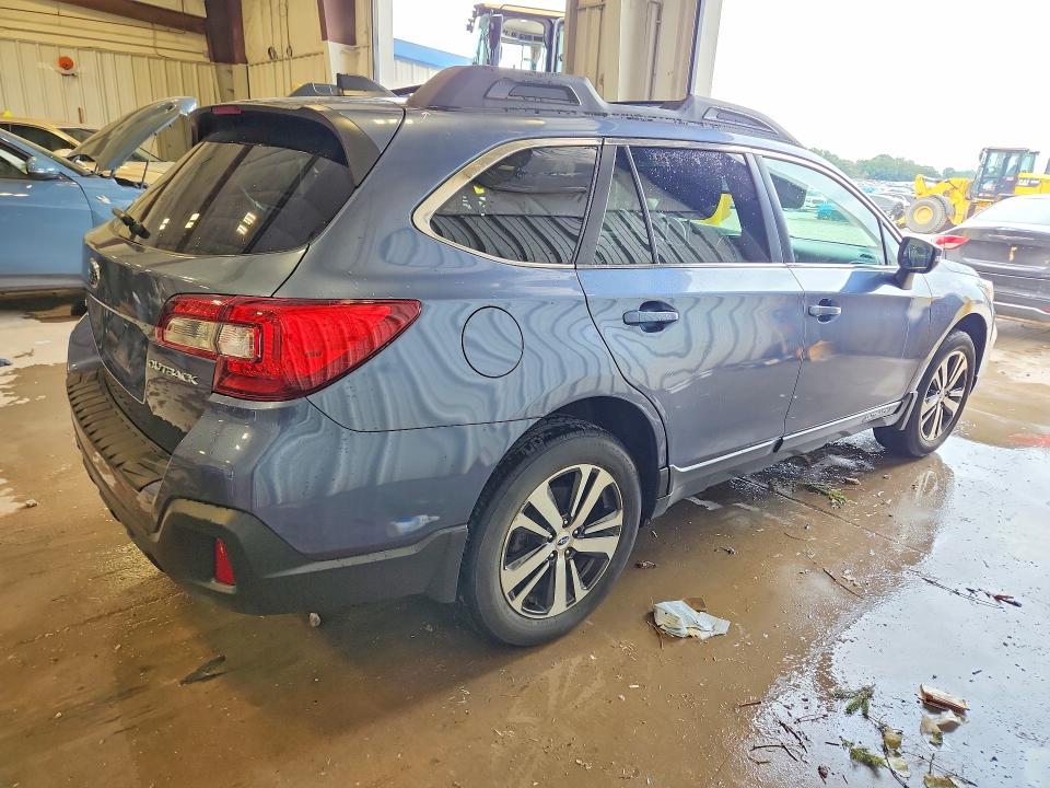 Photo 3 from auction – 2018 SUBARU OUTBACK with VIN 4S4BSAKC0J3392098