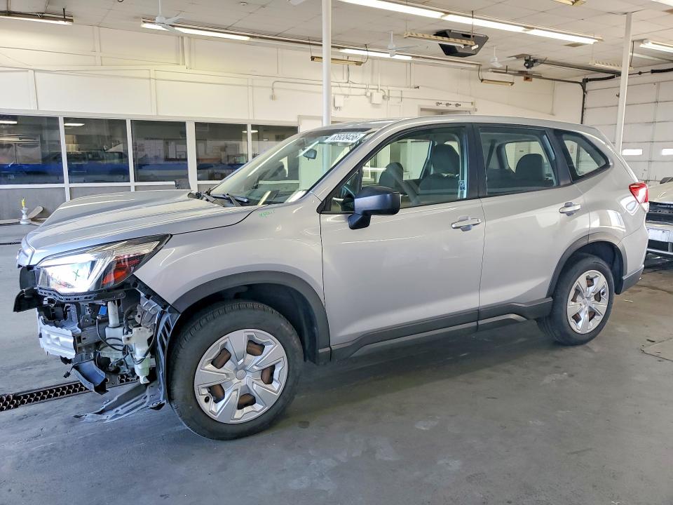 SUBARU FORESTER 2019 with VIN JF2SKAAC9KH458787 - Photo from auction