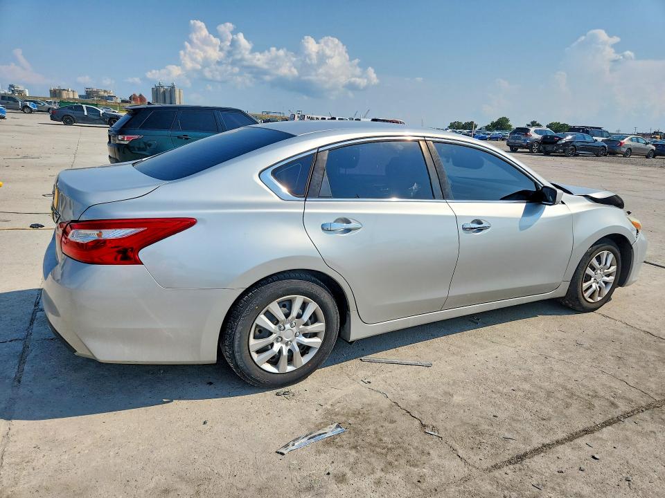 Photo 3 from auction – 2016 NISSAN ALTIMA with VIN 1N4AL3AP3GN374744