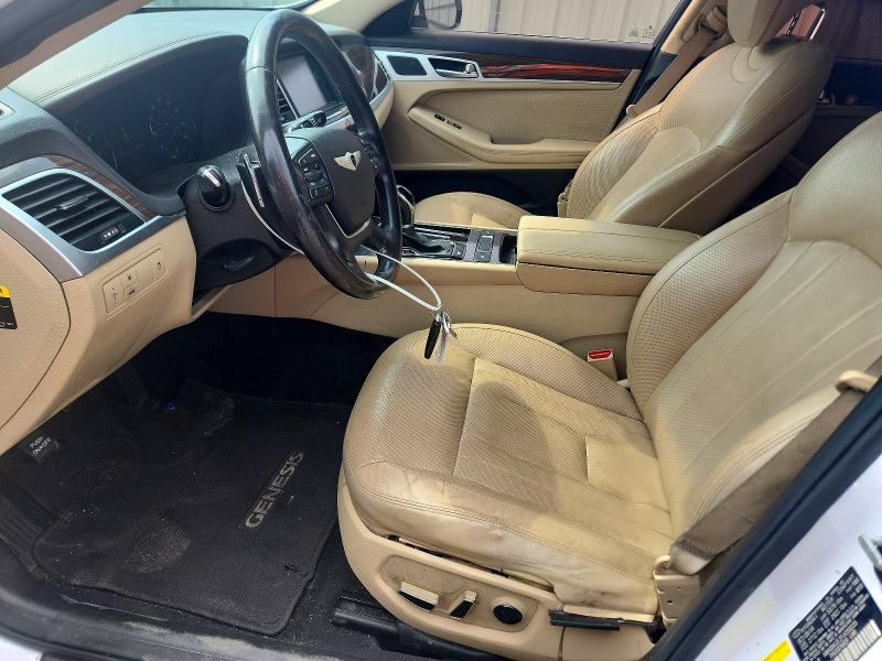 Photo 7 from auction – 2015 HYUNDAI GENESIS with VIN KMHGN4JE2FU058335