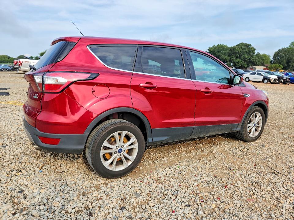 Photo 3 from auction – 2017 FORD ESCAPE with VIN 1FMCU0GD3HUC84136