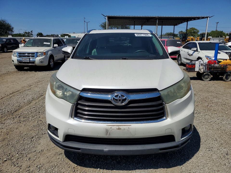 Photo 5 from auction – 2016 TOYOTA HIGHLANDER with VIN 5TDKKRFH4GS139480