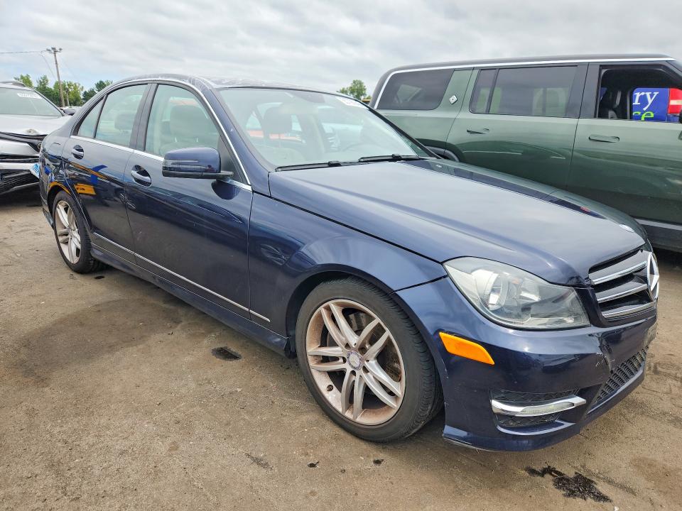 Photo 4 from auction – 2014 MERCEDES-BENZ C with VIN WDDGF8AB6ER322923