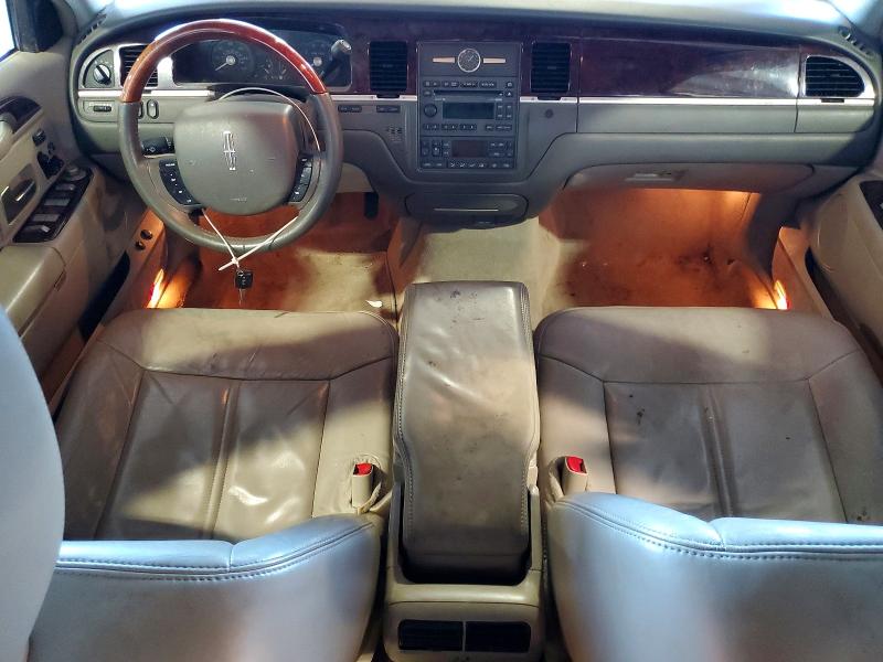 Photo 8 from auction – 2011 LINCOLN TOWN CAR with VIN 2LNBL8CVXBX761236