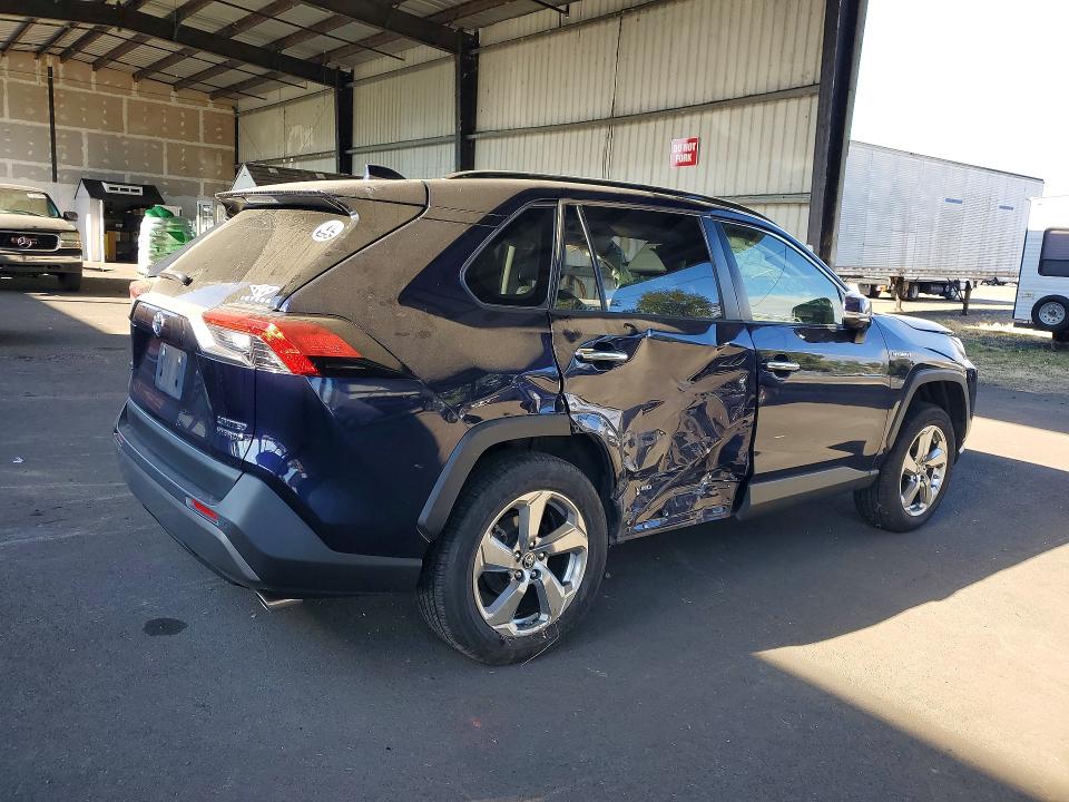 Photo 3 from auction – 2020 TOYOTA RAV4 with VIN JTMDWRFV6LD540425