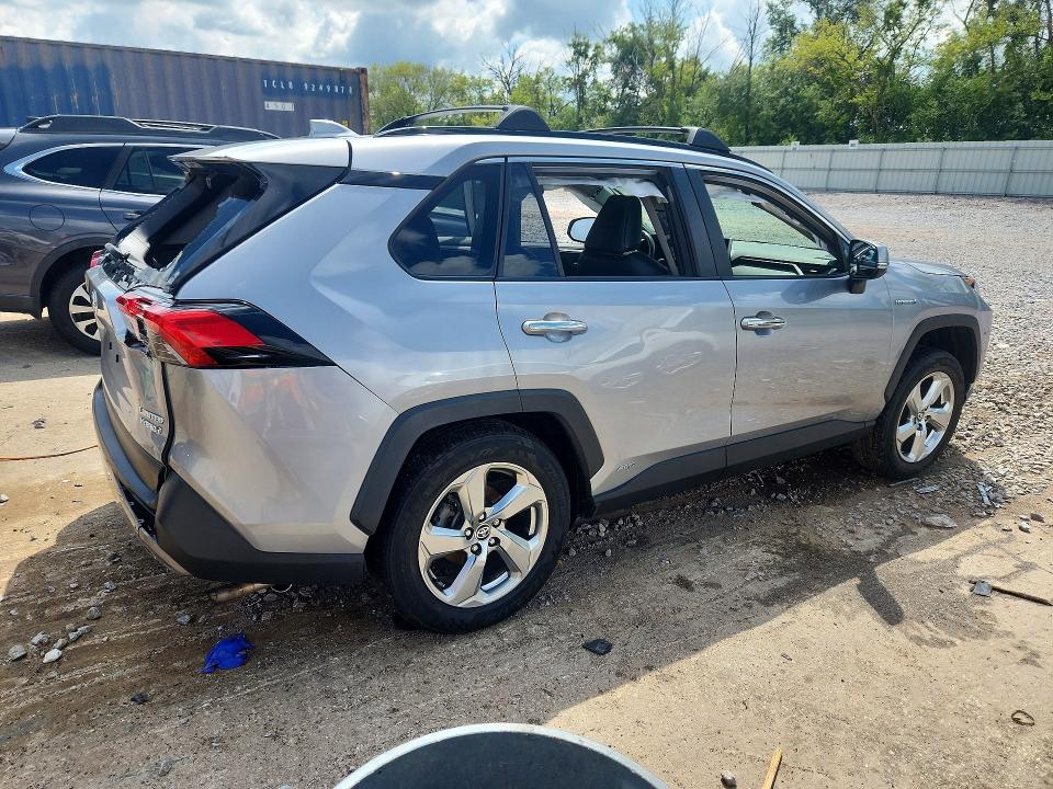 Photo 3 from auction – 2020 TOYOTA RAV4 with VIN JTMDWRFV7LD547531