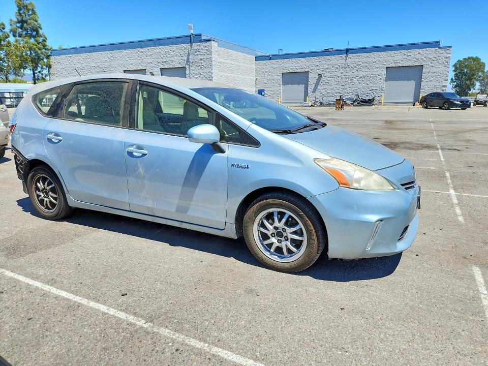 Photo 4 from auction – 2012 TOYOTA PRIUS V with VIN JTDZN3EU5C3115606