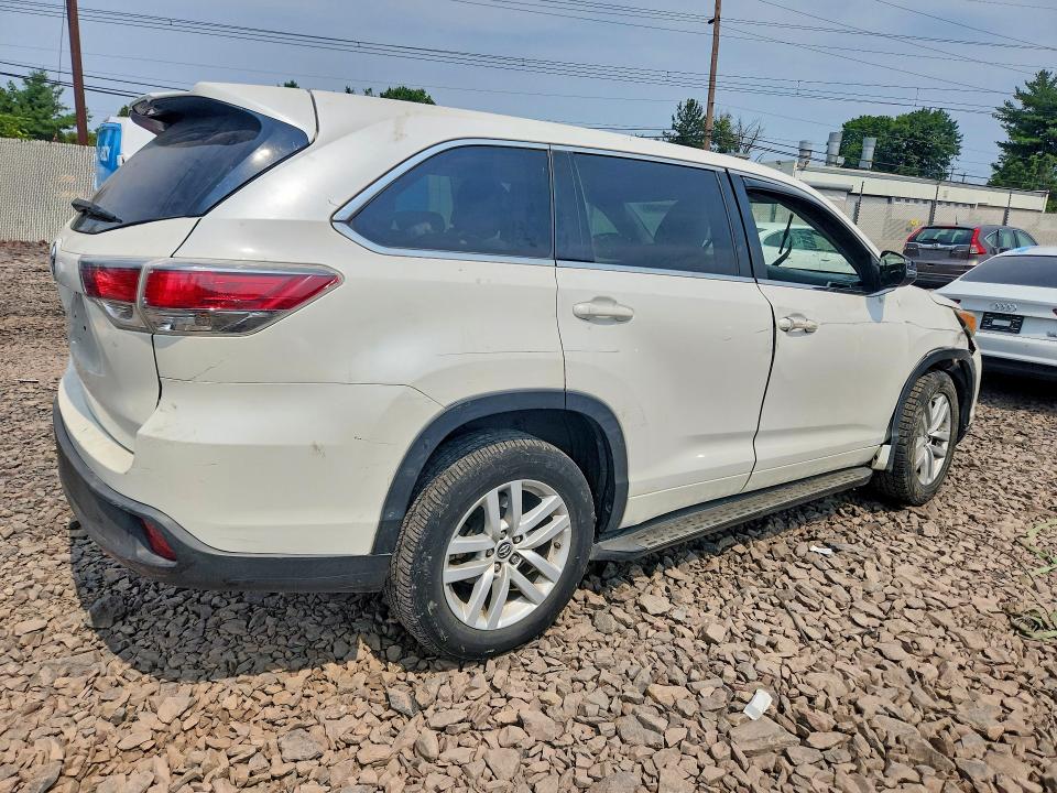 Photo 3 from auction – 2016 TOYOTA HIGHLANDER with VIN 5TDZARFH3GS018070