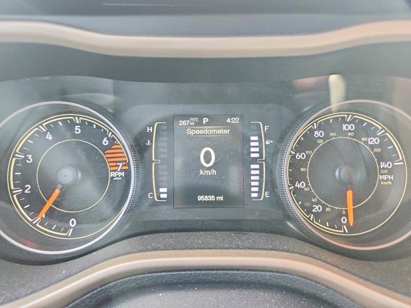 Снимка 9 от търг – 2018 JEEP CHEROKEE с VIN 1C4PJLCB8JD605209