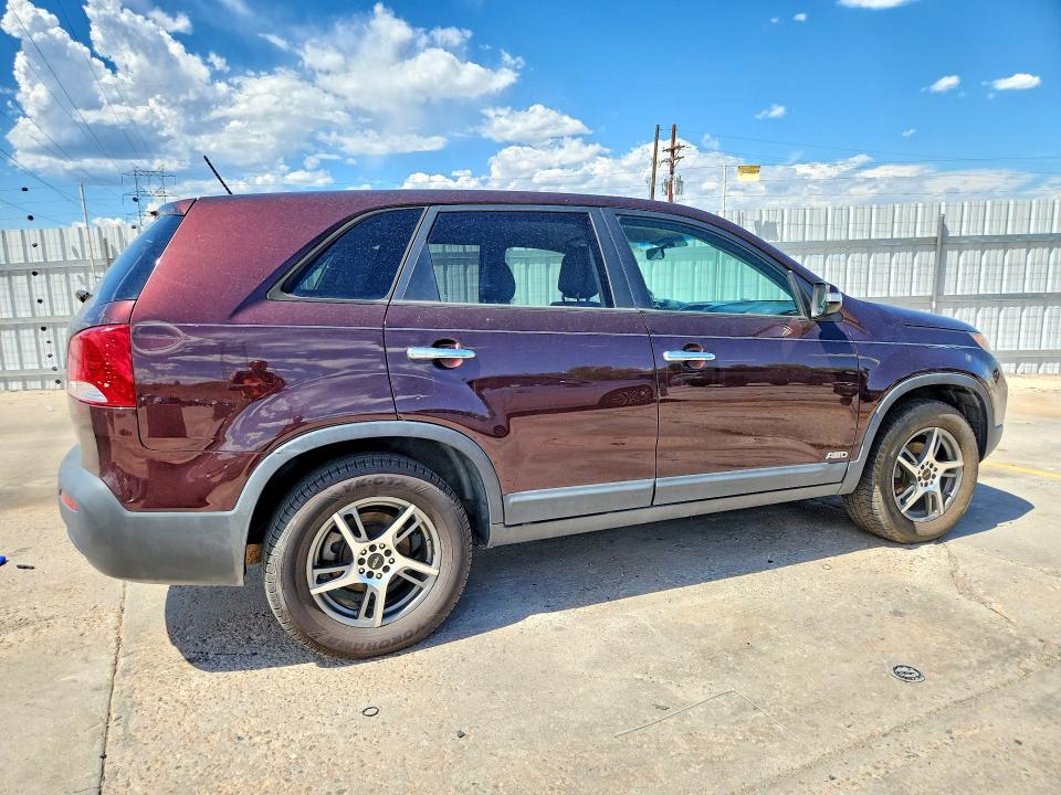 Photo 3 from auction – 2011 KIA SORENTO with VIN 5XYKTCA19BG054614