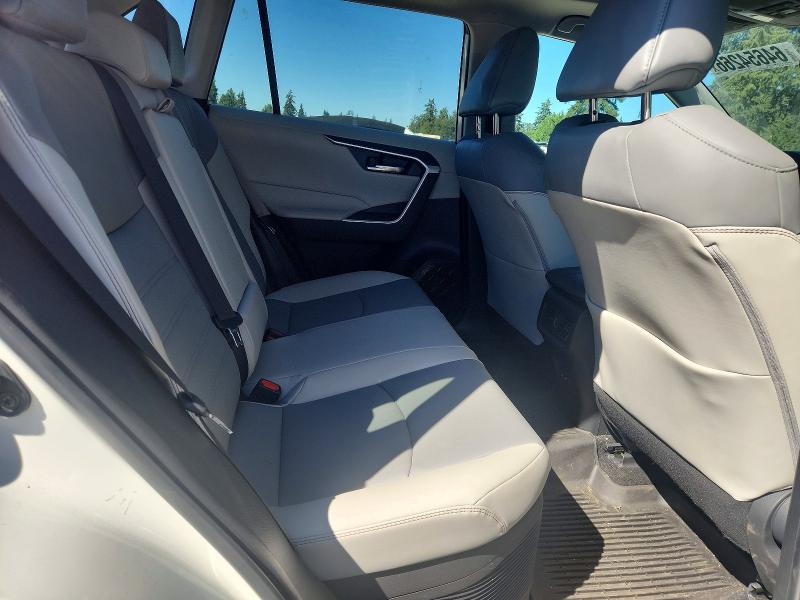 Photo 11 from auction – 2022 TOYOTA RAV4 with VIN 4T3B6RFV3NU095428