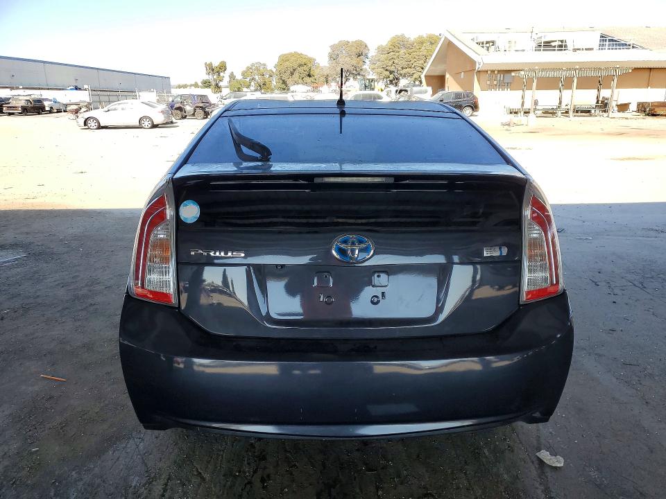 Photo 6 from auction – 2015 TOYOTA PRIUS with VIN JTDKN3DU1F0463802