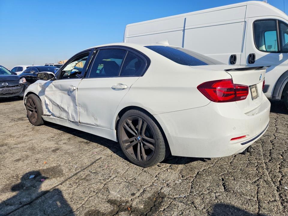 Photo 2 from auction – 2018 BMW 330 with VIN WBA8B9G57JNU98184
