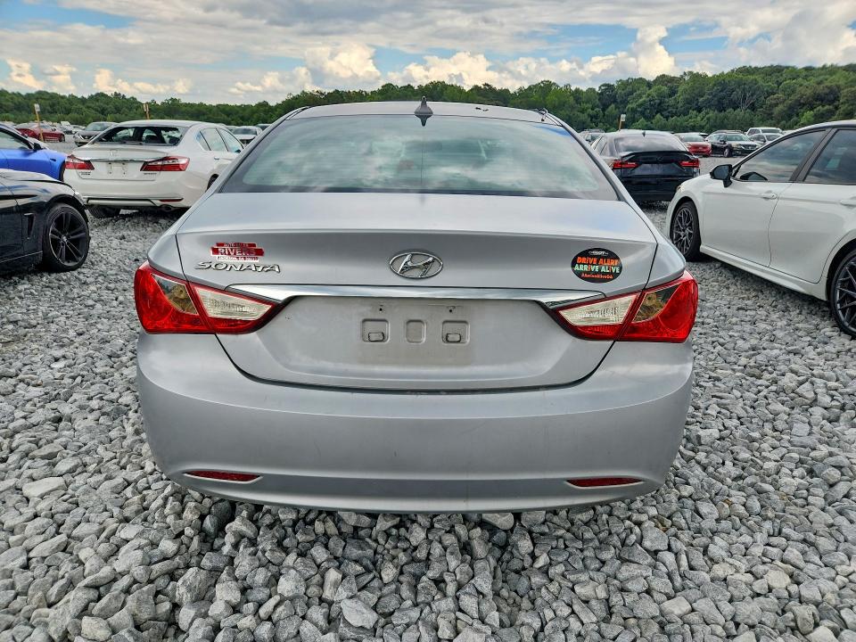 Photo 6 from auction – 2012 HYUNDAI SONATA with VIN 5NPEB4AC0CH425953