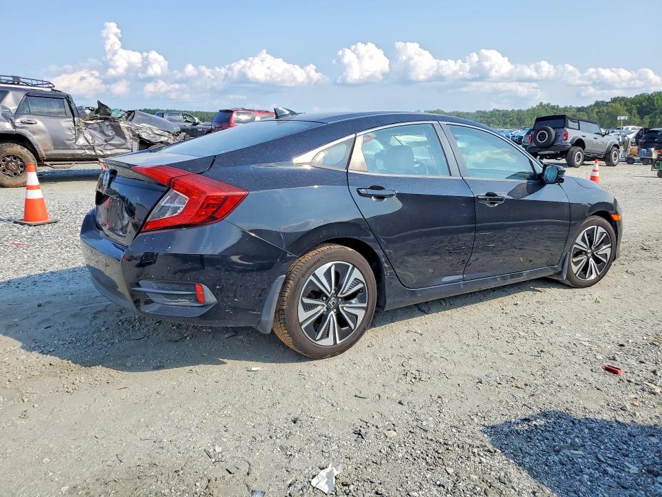 Photo 3 from auction – 2016 HONDA CIVIC with VIN 2HGFC1F76GH636098