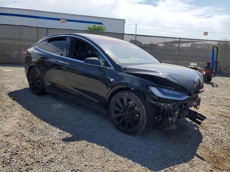 Photo 4 from auction – 2018 TESLA MODEL X with VIN 5YJXCAE29JF090919