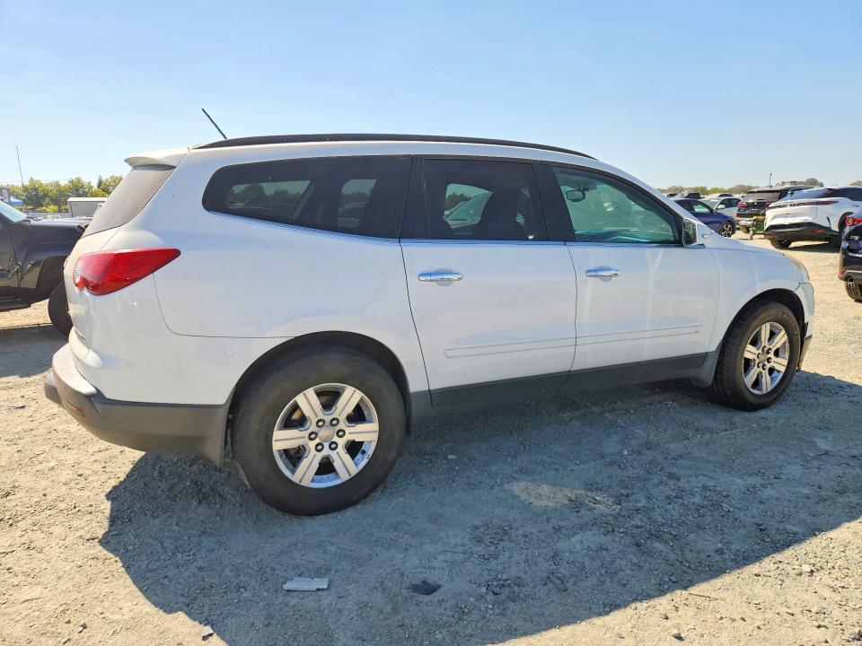 Photo 3 from auction – 2010 CHEVROLET TRAVERSE with VIN 1GNLVGED7AS124668