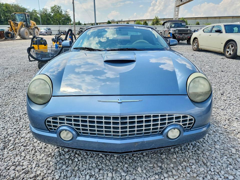 Photo 5 from auction – 2005 FORD THUNDERBIRD with VIN 1FAHP60A85Y103448