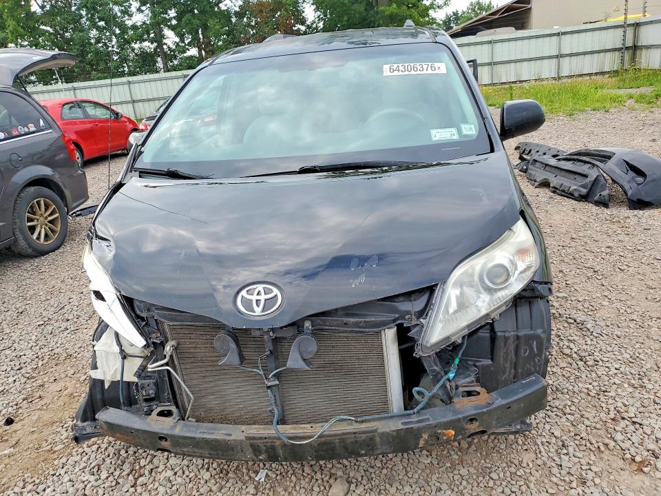 Photo 5 from auction – 2011 TOYOTA SIENNA with VIN 5TDKK3DC1BS038345