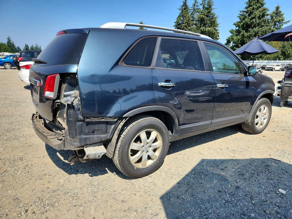 Photo 3 from auction – 2011 KIA SORENTO with VIN 5XYKT4A13BG019864