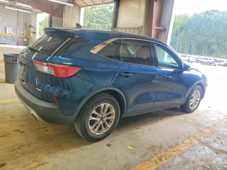 Photo 3 from auction – 2020 FORD ESCAPE with VIN 1FMCU0G65LUA93456