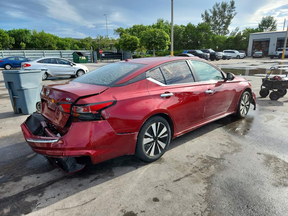 Photo 3 from auction – 2021 NISSAN ALTIMA with VIN 1N4BL4DV5MN413706